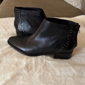 Pour La Victoire Womens Leather Studded Booties Gently Loved 8